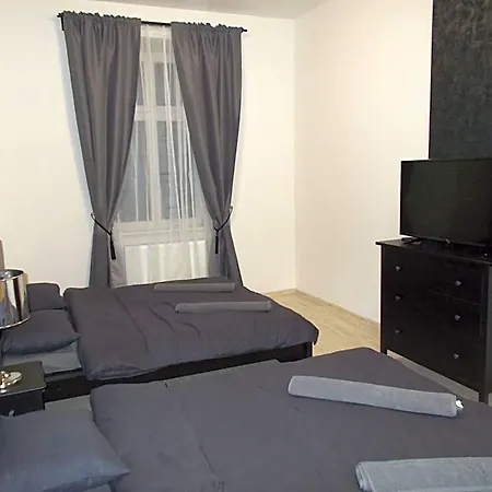 Top Wenceslas Square Aparthotel 3*