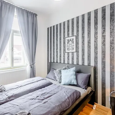 Wenceslas Square Apartahotel 3*